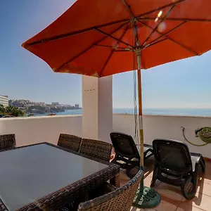 082 - Stunning Sea Views Beachfront Apartamento